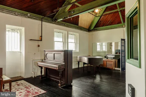 $1,070,000 | 4900 Longshore Avenue, Philadelphia, PA 19135