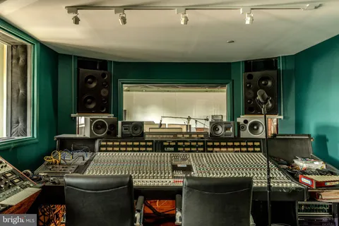 $1,070,000 | 4900 Longshore Avenue, Philadelphia, PA 19135