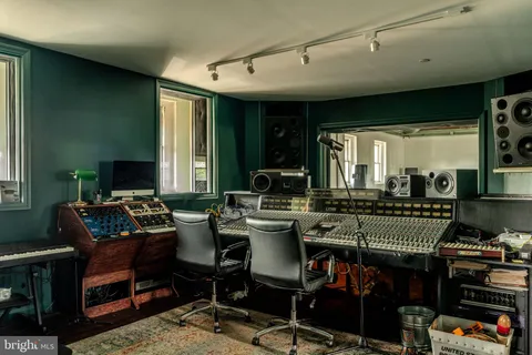 $1,070,000 | 4900 Longshore Avenue, Philadelphia, PA 19135