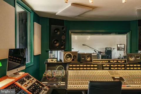 $1,070,000 | 4900 Longshore Avenue, Philadelphia, PA 19135