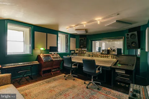 $1,070,000 | 4900 Longshore Avenue, Philadelphia, PA 19135