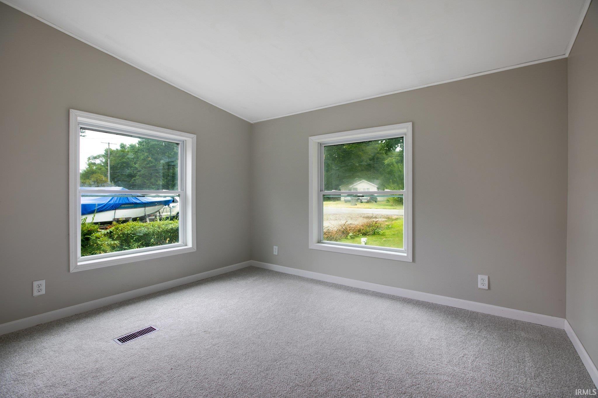 57553 Oakside Road Mishawaka, IN 46544 - Photo 3 of 20 Gallery Image 3