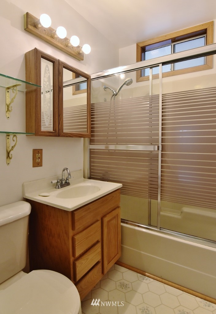 2161 Rocky Point Road Northwest Bremerton, WA 98312 - Photo 11 of 24 Gallery Image 11