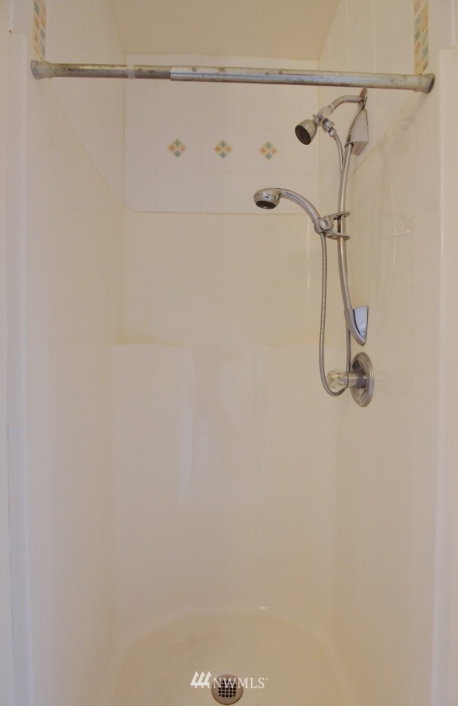 2161 Rocky Point Road Northwest Bremerton, WA 98312 - Photo 16 of 24 Gallery Image 16
