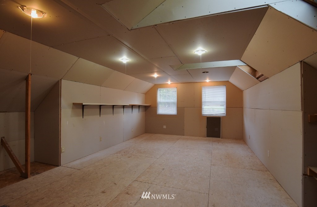 2161 Rocky Point Road Northwest Bremerton, WA 98312 - Photo 18 of 24 Gallery Image 18