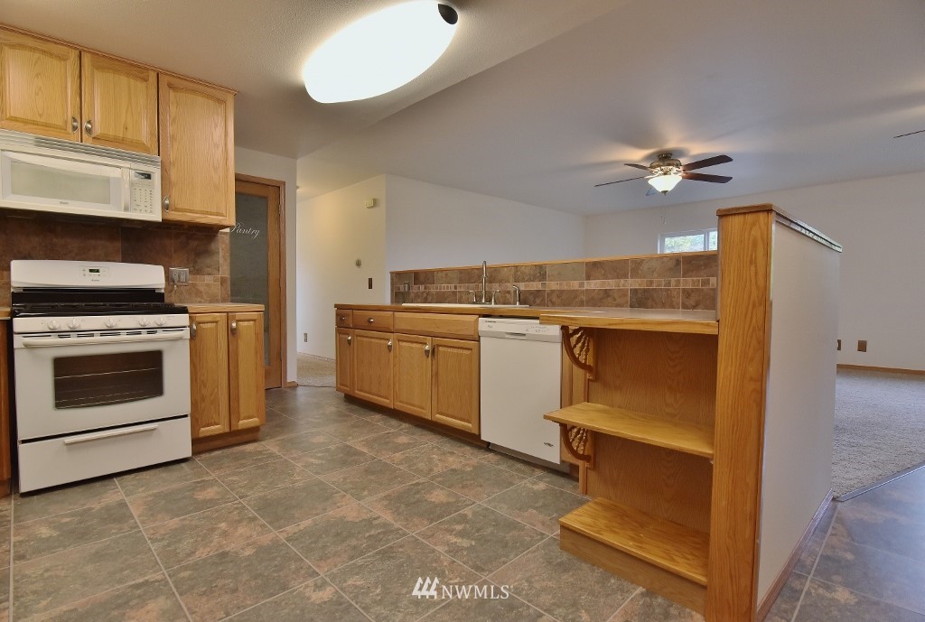 2161 Rocky Point Road Northwest Bremerton, WA 98312 - Photo 5 of 24 Gallery Image 5