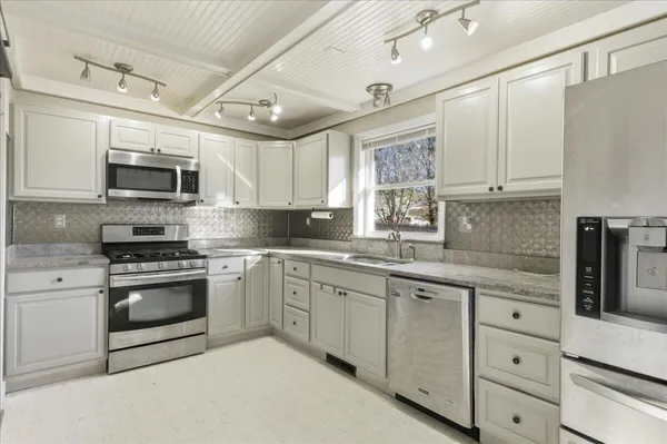 $299,900 | 21 Knox Brothers Avenue, Searsport, ME 04974