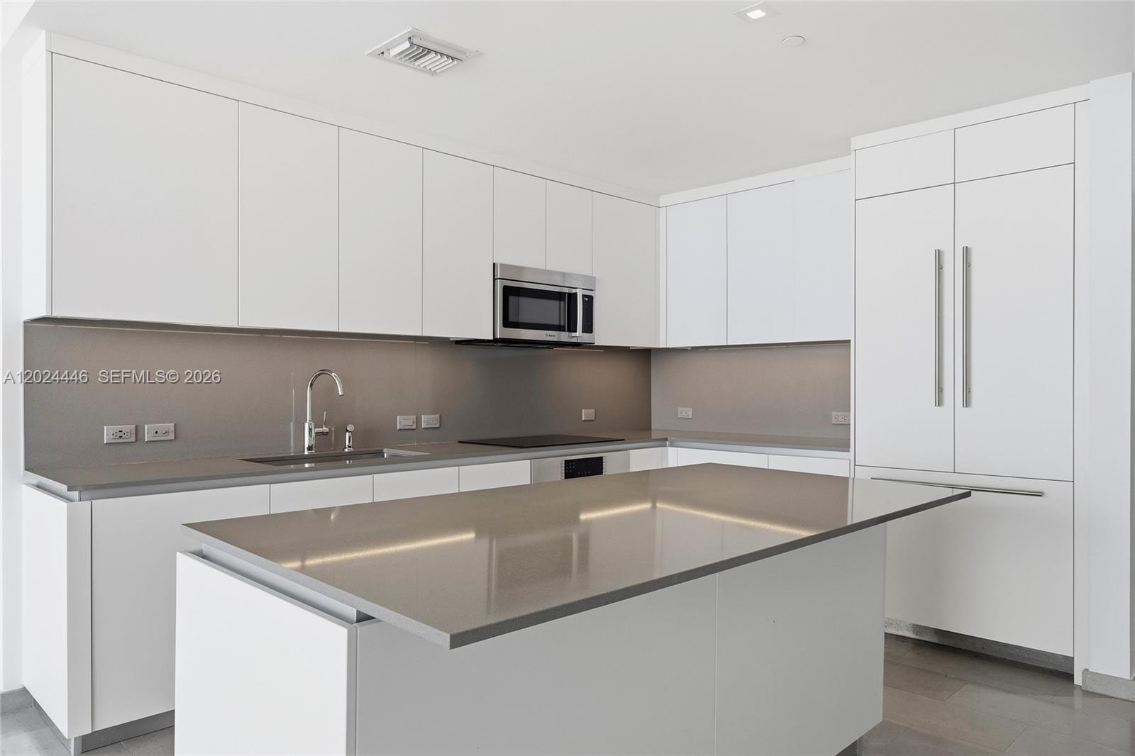 88 Southwest 7th Street, Unit 2008 Miami, FL 33130 - Photo 10 of 47