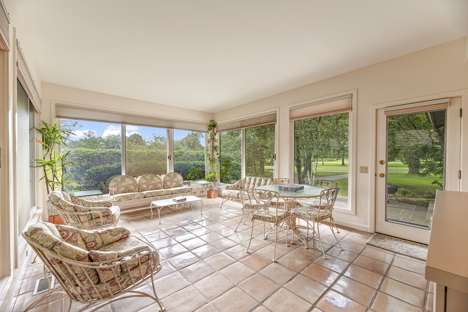 1370 Sunview Lane Winnetka, IL 60093 - Photo 8 of 39