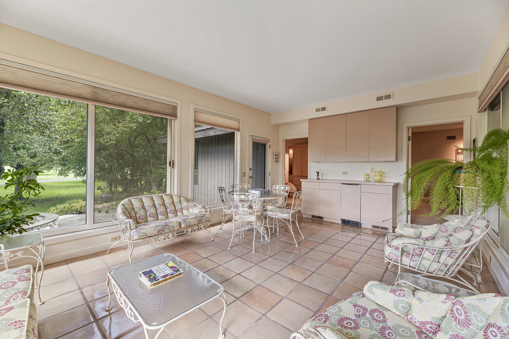 1370 Sunview Lane Winnetka, IL 60093 - Photo 9 of 39