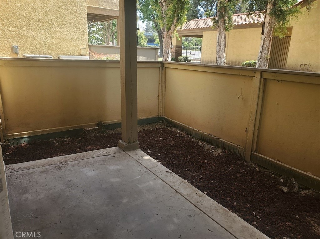 1110 West Blaine Street, Unit 107 Riverside, CA 92507 - Photo 20 of 32 Patio with Bark