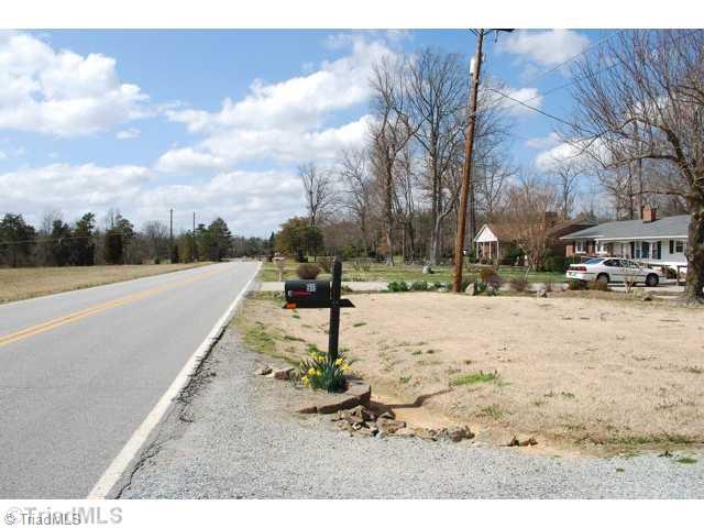 911 Ritters Lake Road Greensboro, NC 27406 - Photo 10 of 14 View.