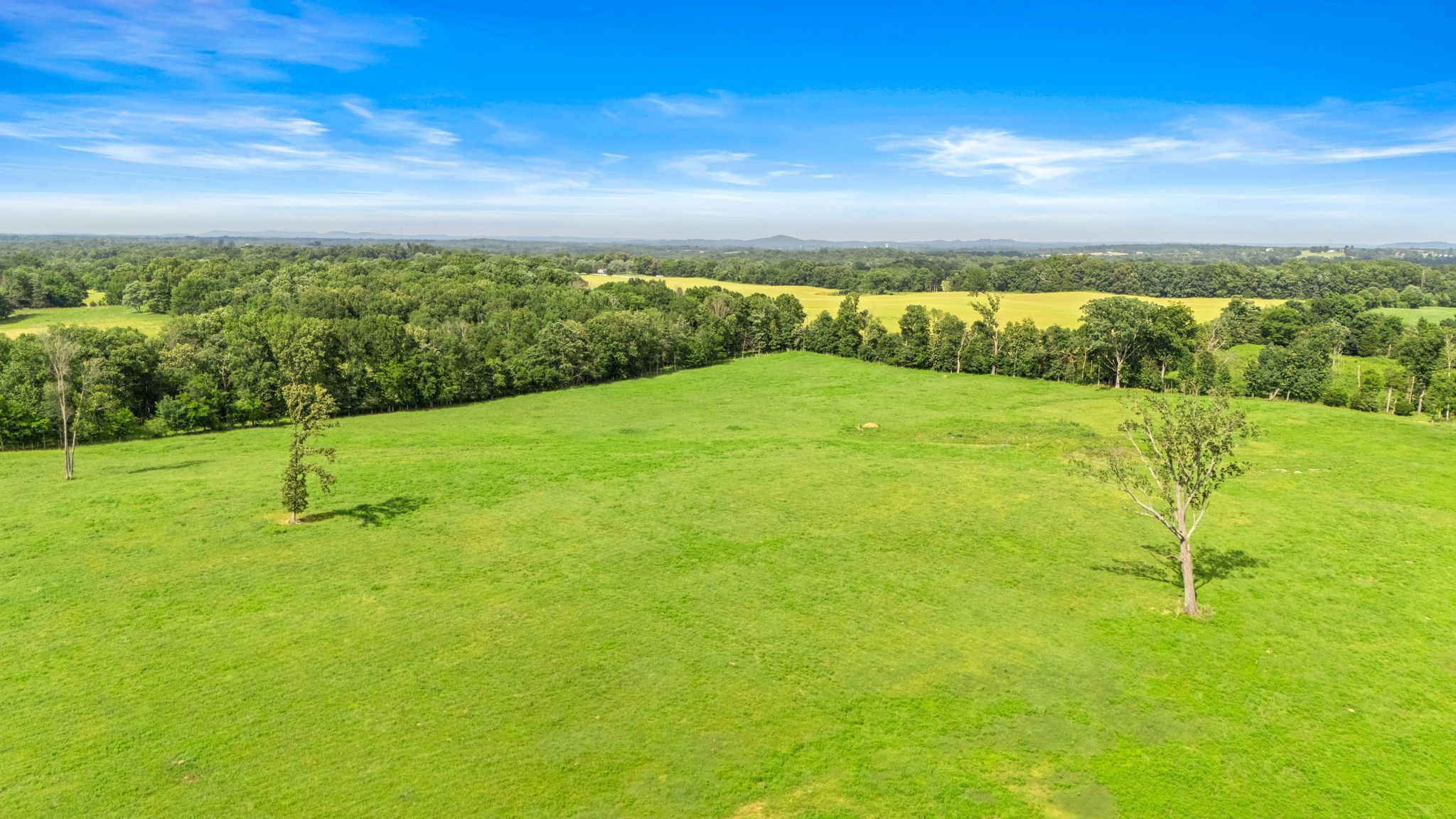 0 Knight Campground Road Shelbyville, TN 37160 - Photo 24 of 43 a view of a yard with an ocean