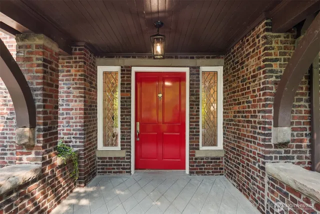 $2,900,000 | 718 East Aloha Street, Unit 10, Seattle, WA 98102