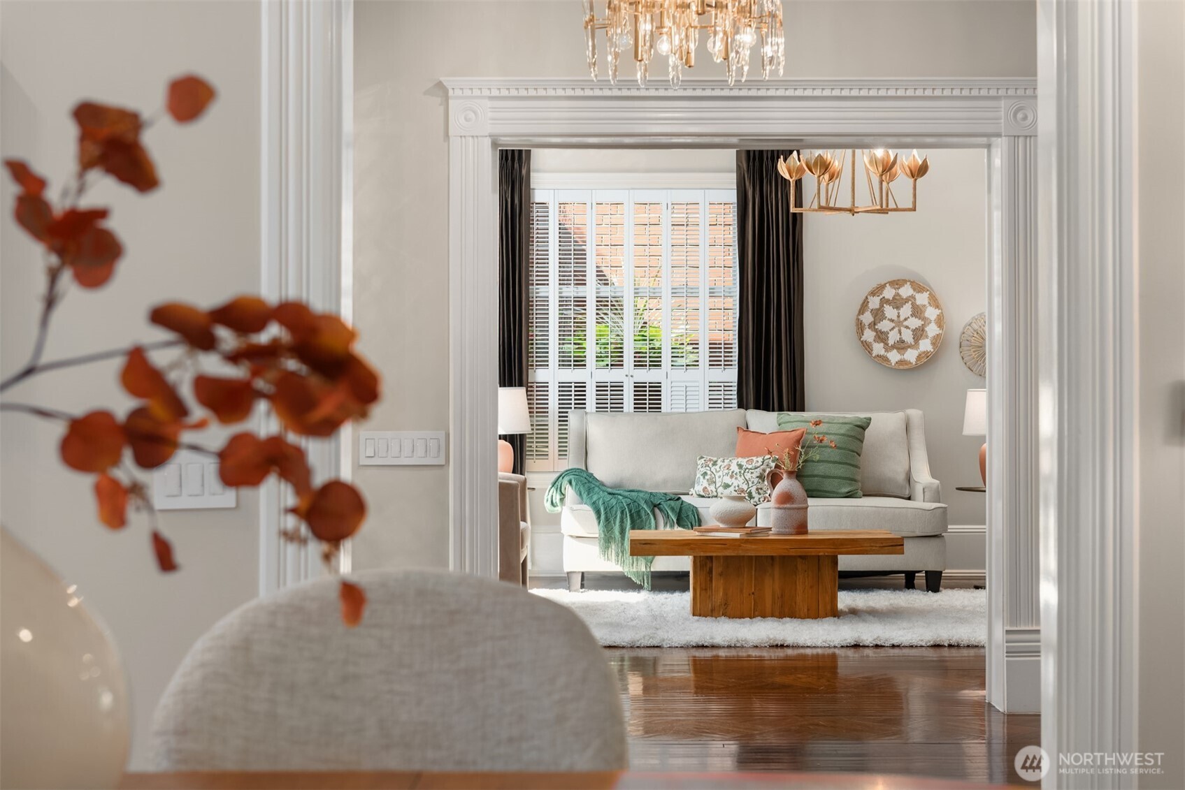 718 East Aloha Street, Unit 10 Seattle, WA 98102 - Photo 11 of 40 a living room with furniture and a window