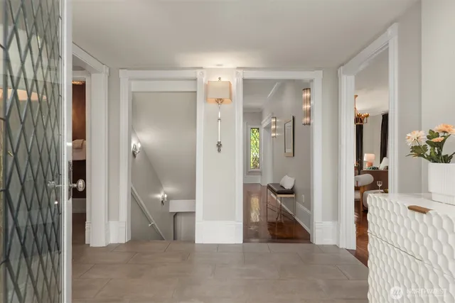 $2,900,000 | 718 East Aloha Street, Unit 10, Seattle, WA 98102