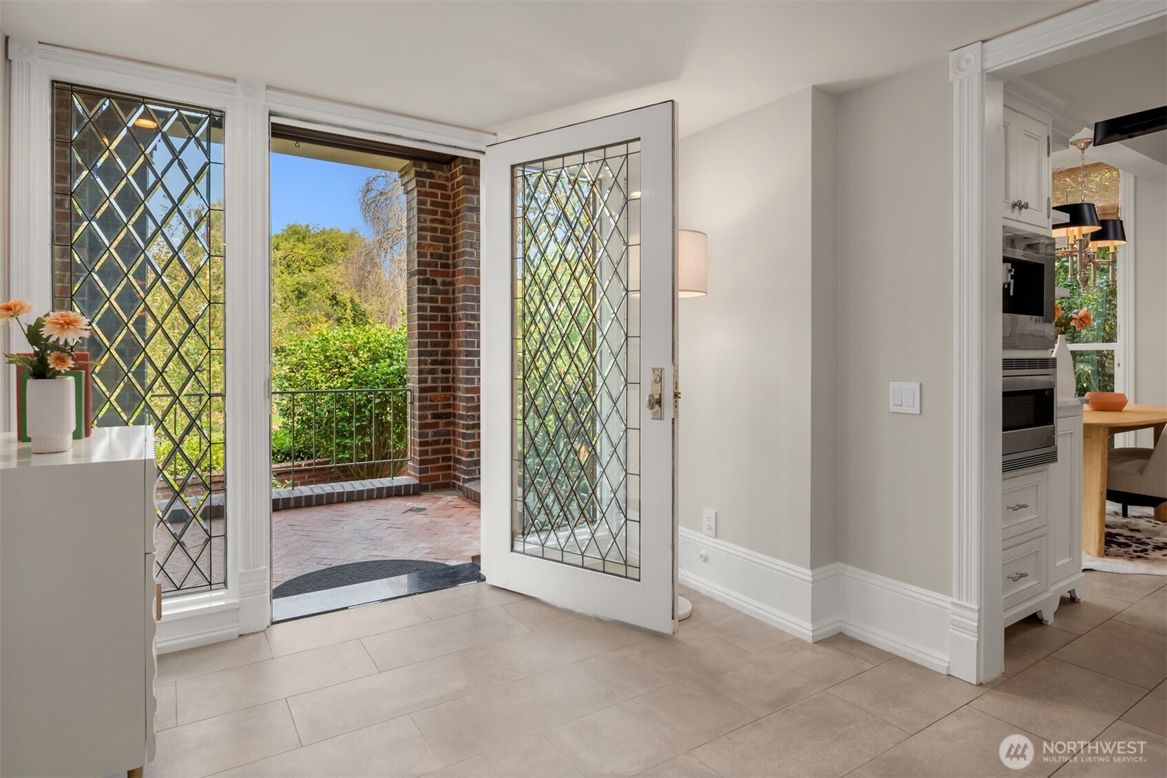 718 East Aloha Street, Unit 10 Seattle, WA 98102 - Photo 18 of 40 a view of an entryway with wooden floor