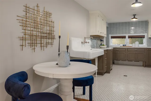 $2,900,000 | 718 East Aloha Street, Unit 10, Seattle, WA 98102