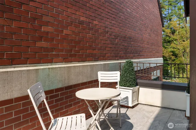 $2,900,000 | 718 East Aloha Street, Unit 10, Seattle, WA 98102