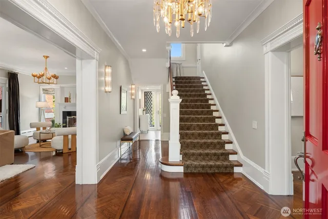 $2,900,000 | 718 East Aloha Street, Unit 10, Seattle, WA 98102