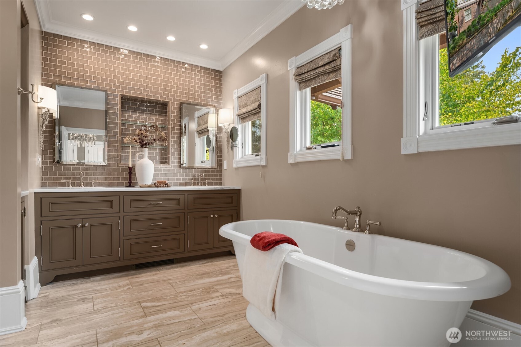 718 East Aloha Street, Unit 10 Seattle, WA 98102 - Photo 32 of 40 a bathroom with a bathtub sink and mirror