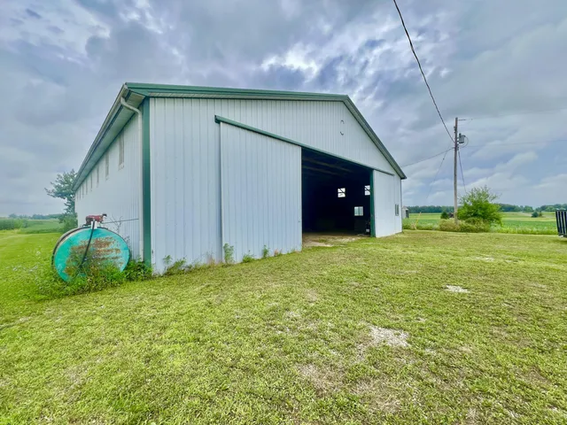 $399,500 | 10800 S Road, Waldron, MI 49288