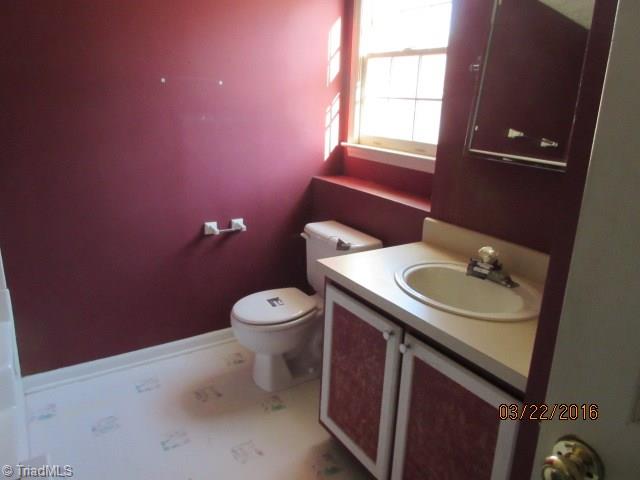 5815 Appling Road High Point, NC 27263 - Photo 11 of 16 Master Bath