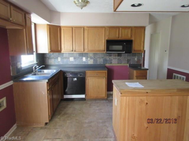 5815 Appling Road High Point, NC 27263 - Photo 3 of 16 Kitchen
