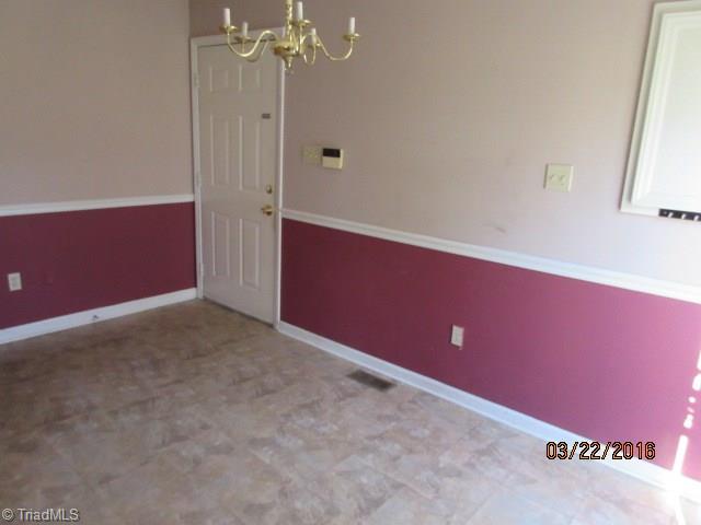 5815 Appling Road High Point, NC 27263 - Photo 4 of 16 Breakfast area in kitchen