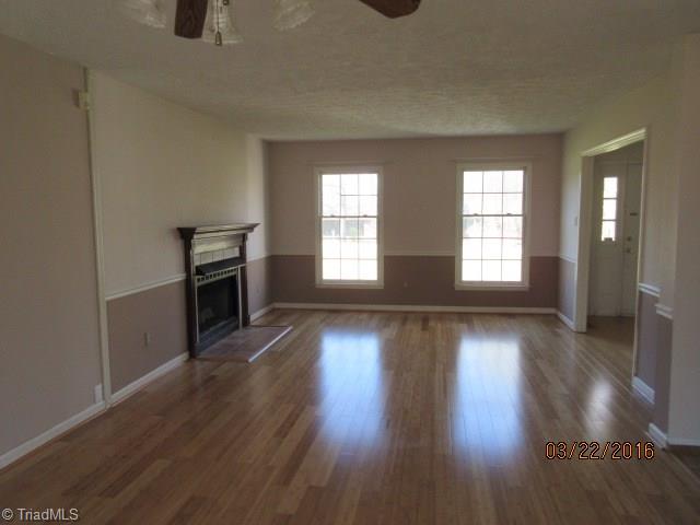 5815 Appling Road High Point, NC 27263 - Photo 7 of 16 Living Room / Den
