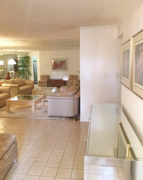 5800 Camino Del Sol, Unit 103 Boca Raton, FL 33433 - Photo 4 of 25 Through the Door