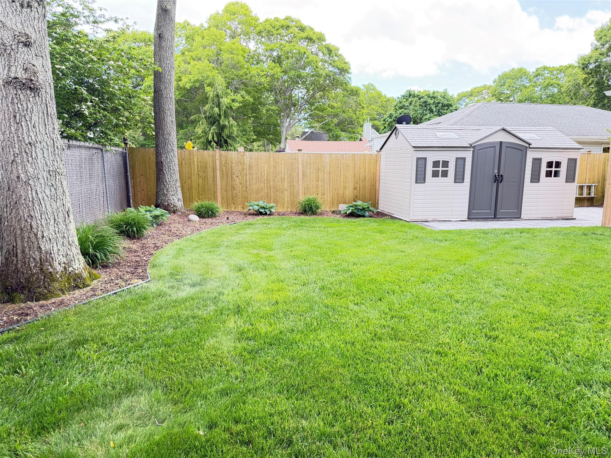 147 Hounslow Road Shirley, NY 11967 - Photo 21 of 31