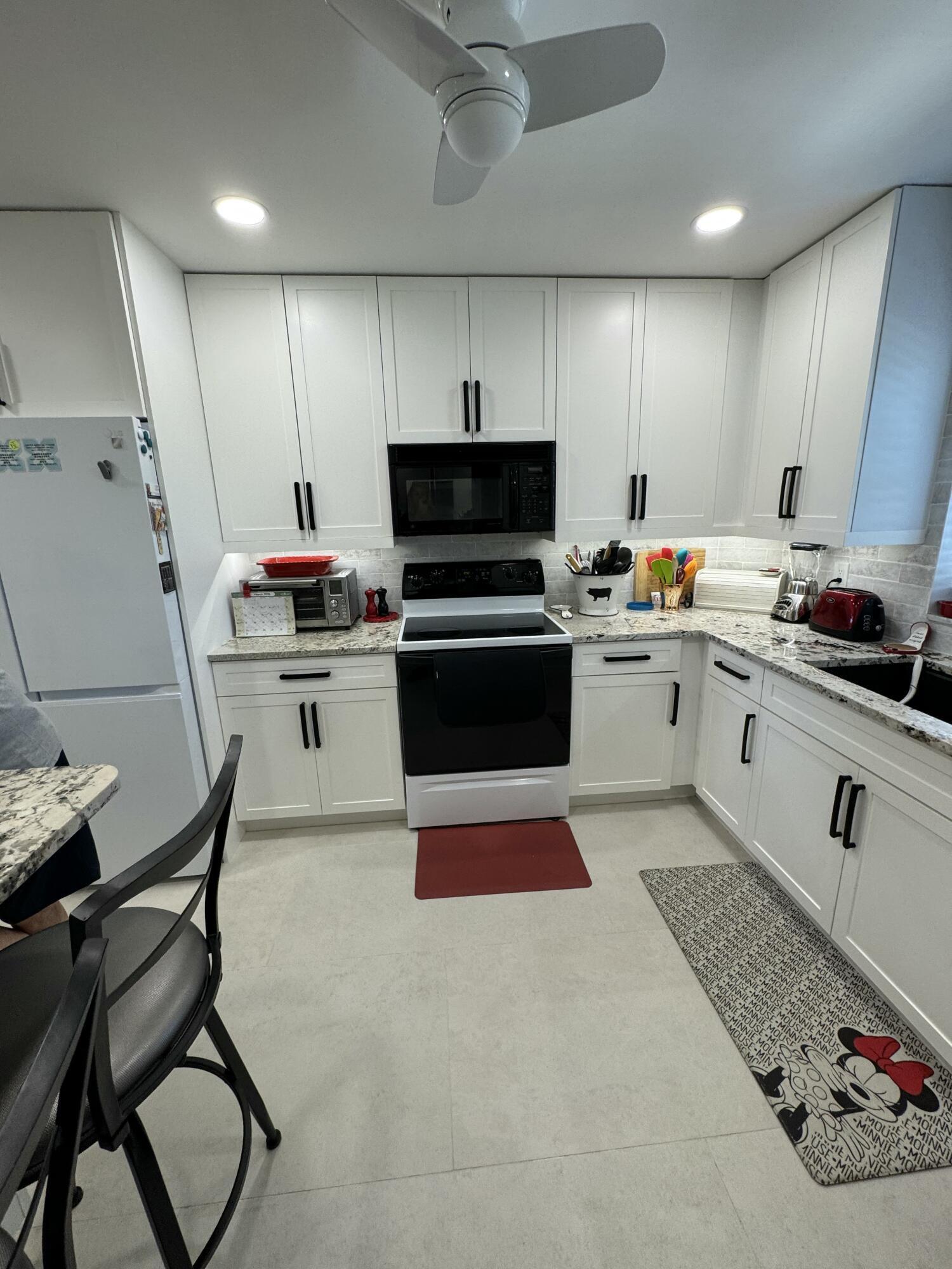 200 Intracoastal Place, Unit 404 Jupiter, FL 33469 - Photo 19 of 95 nice sized kitchen