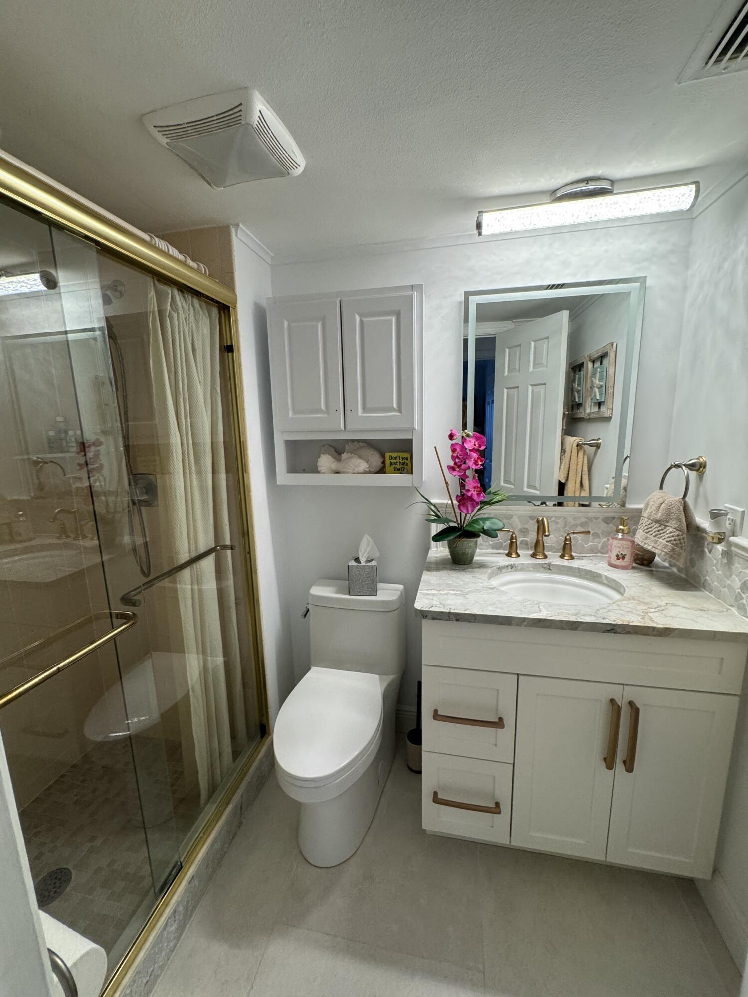 200 Intracoastal Place, Unit 404 Jupiter, FL 33469 - Photo 22 of 95 guest bath