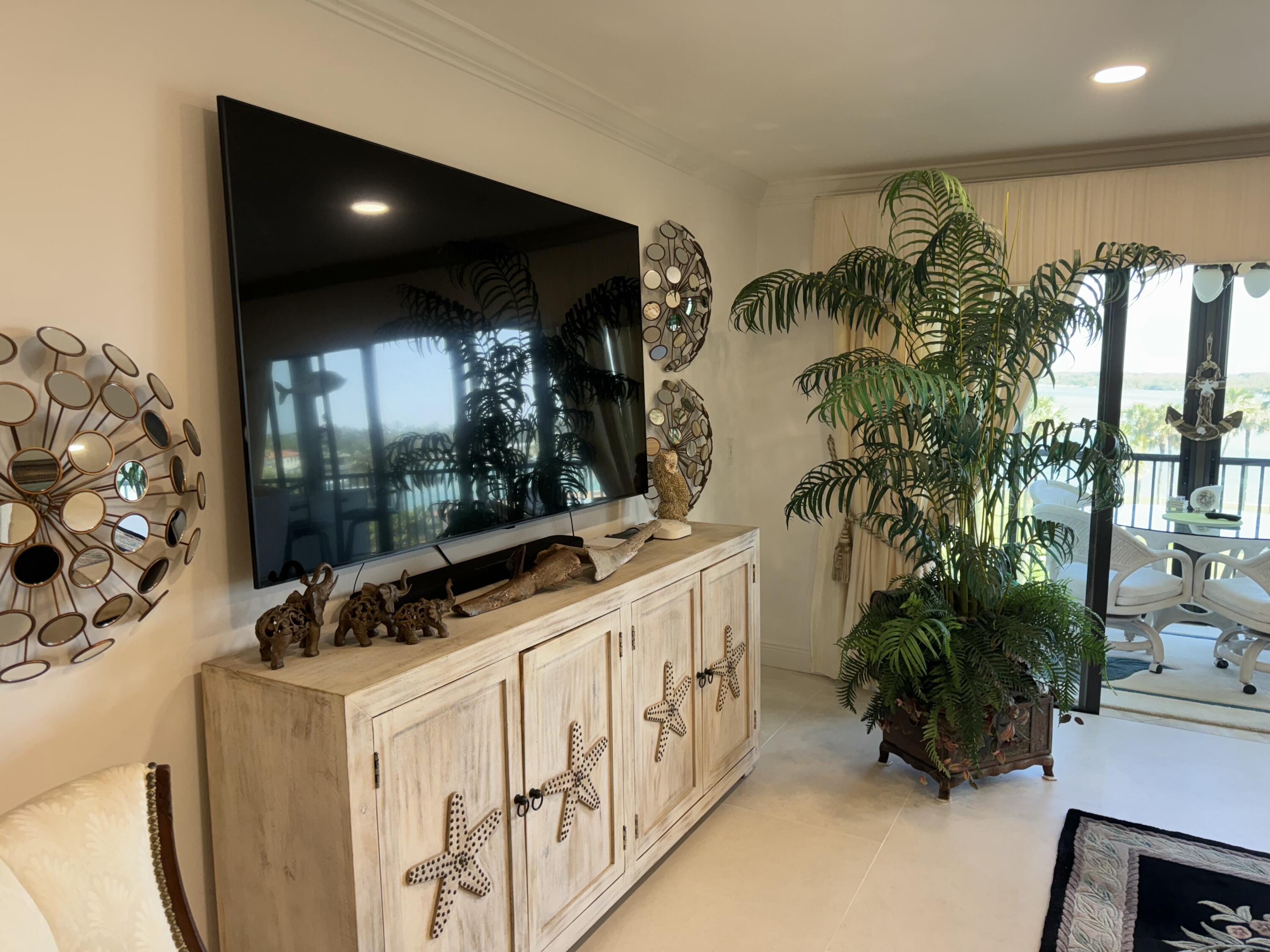 200 Intracoastal Place, Unit 404 Jupiter, FL 33469 - Photo 10 of 95 lg screen tv viewing