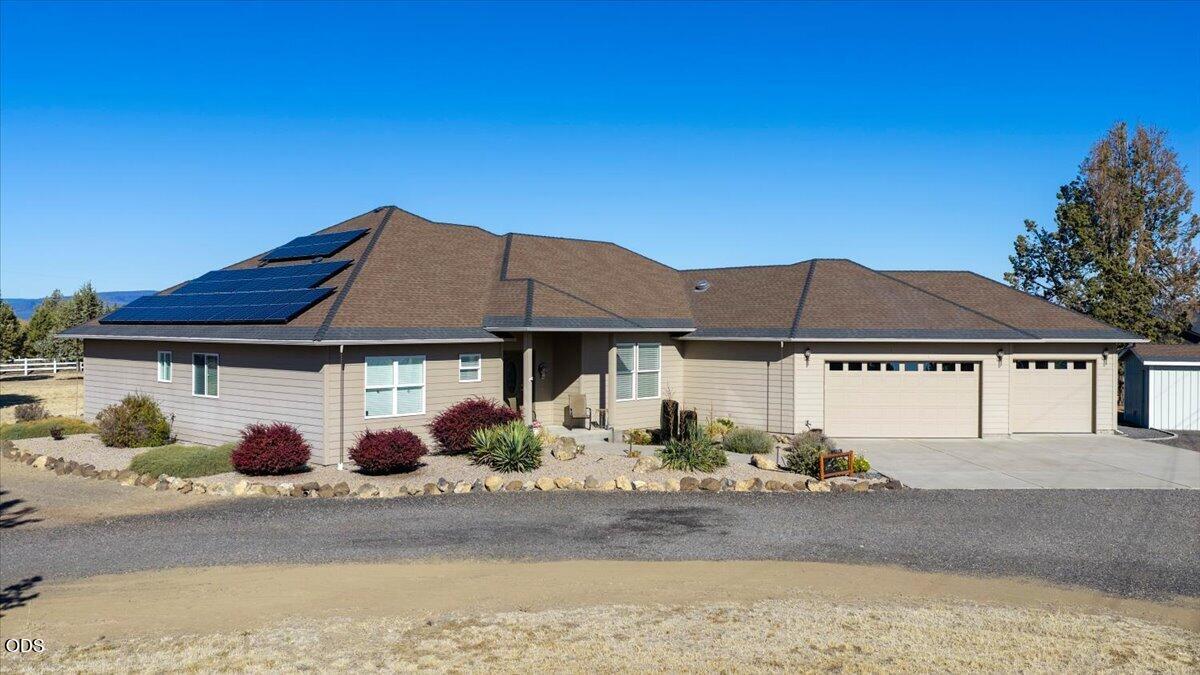 7218 Southwest Onyx Road Terrebonne, OR 97760 - Photo 2 of 42 Gallery Image 2