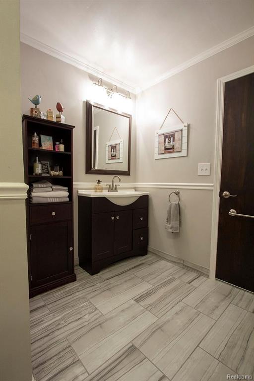 31949 Farmersville Road Farmington Hills, MI 48334 - Photo 22 of 32