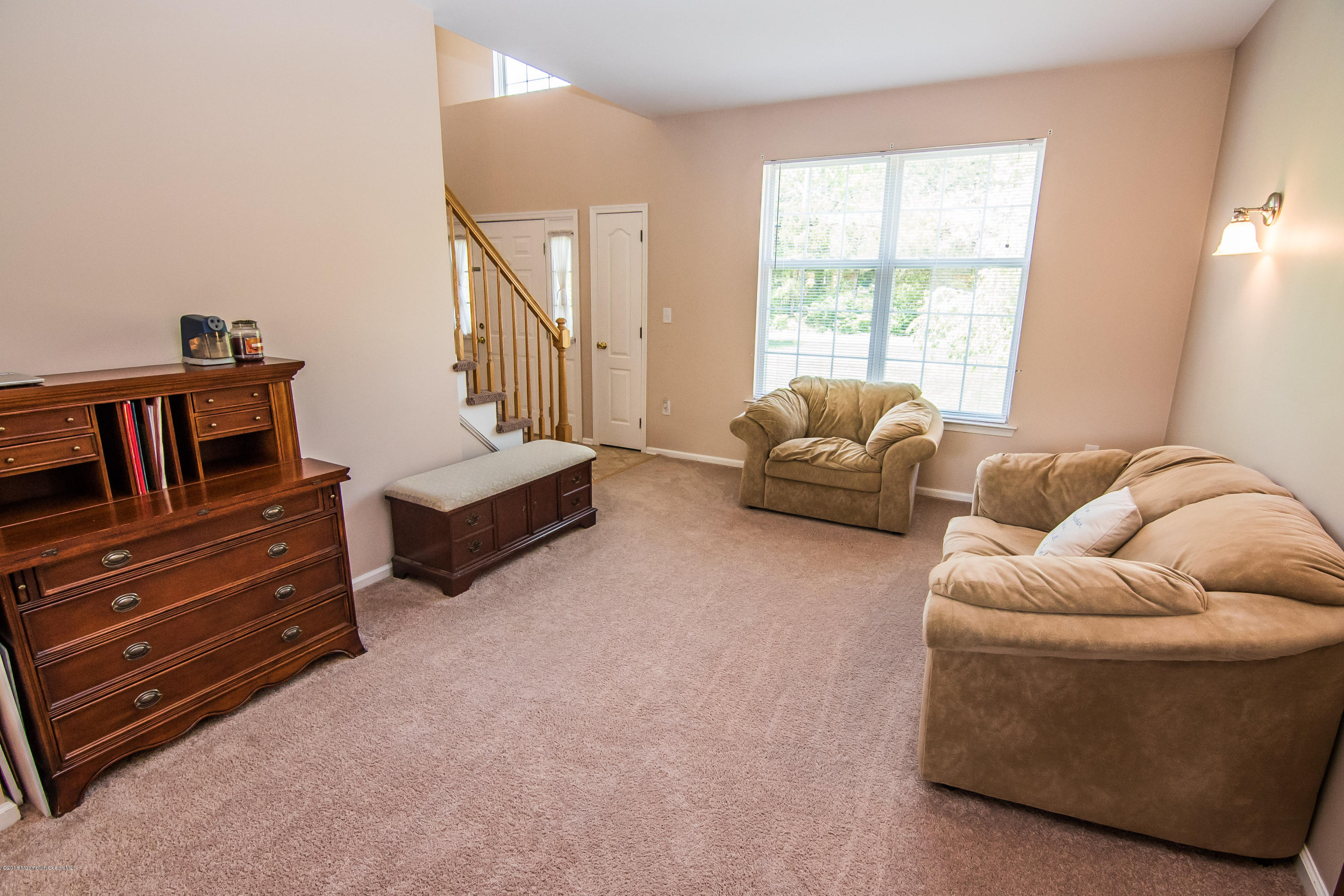 111 Valley Road Jackson, NJ 08527 - Photo 16 of 40 Living Room