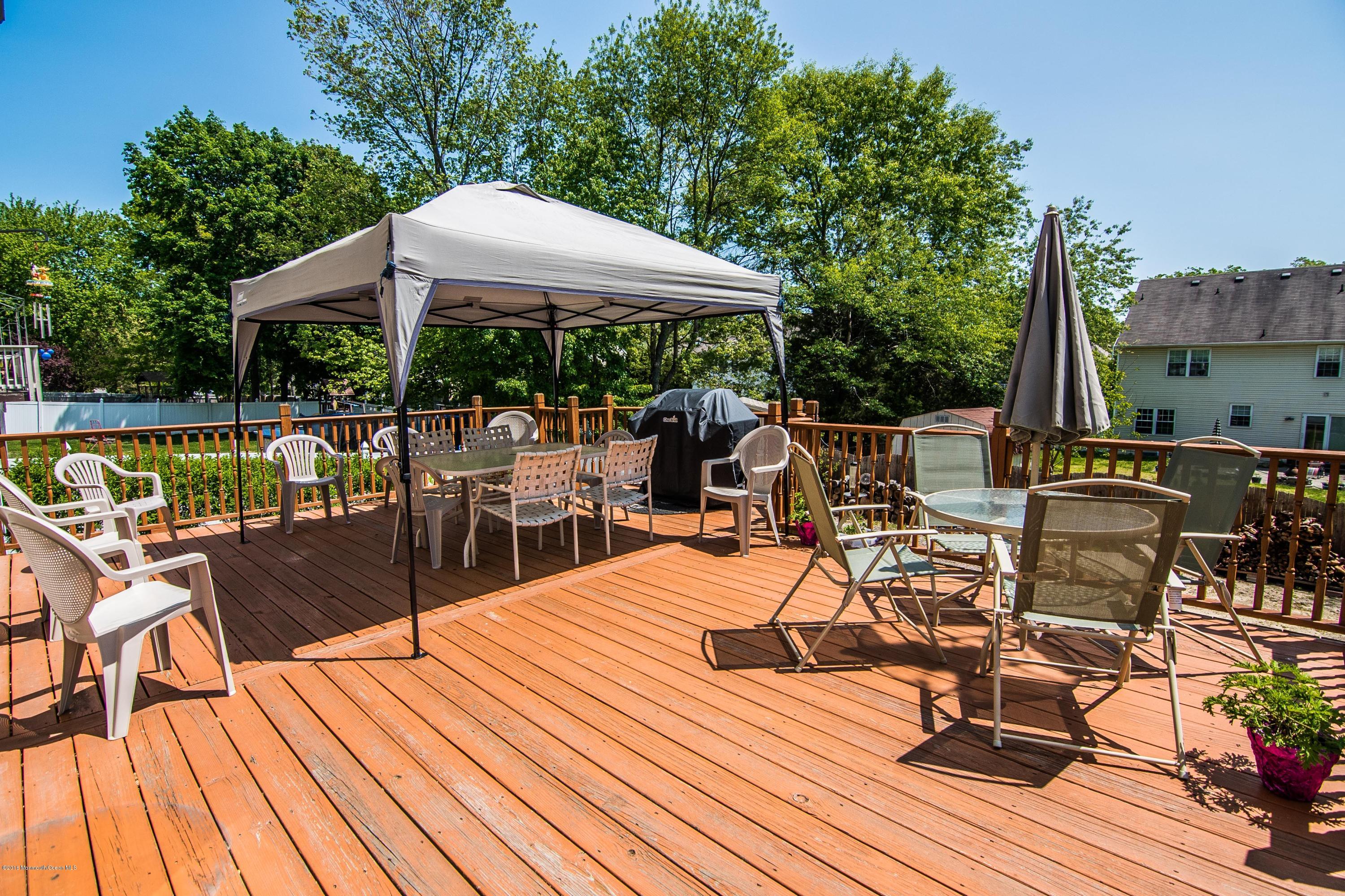 111 Valley Road Jackson, NJ 08527 - Photo 20 of 40 Deck2