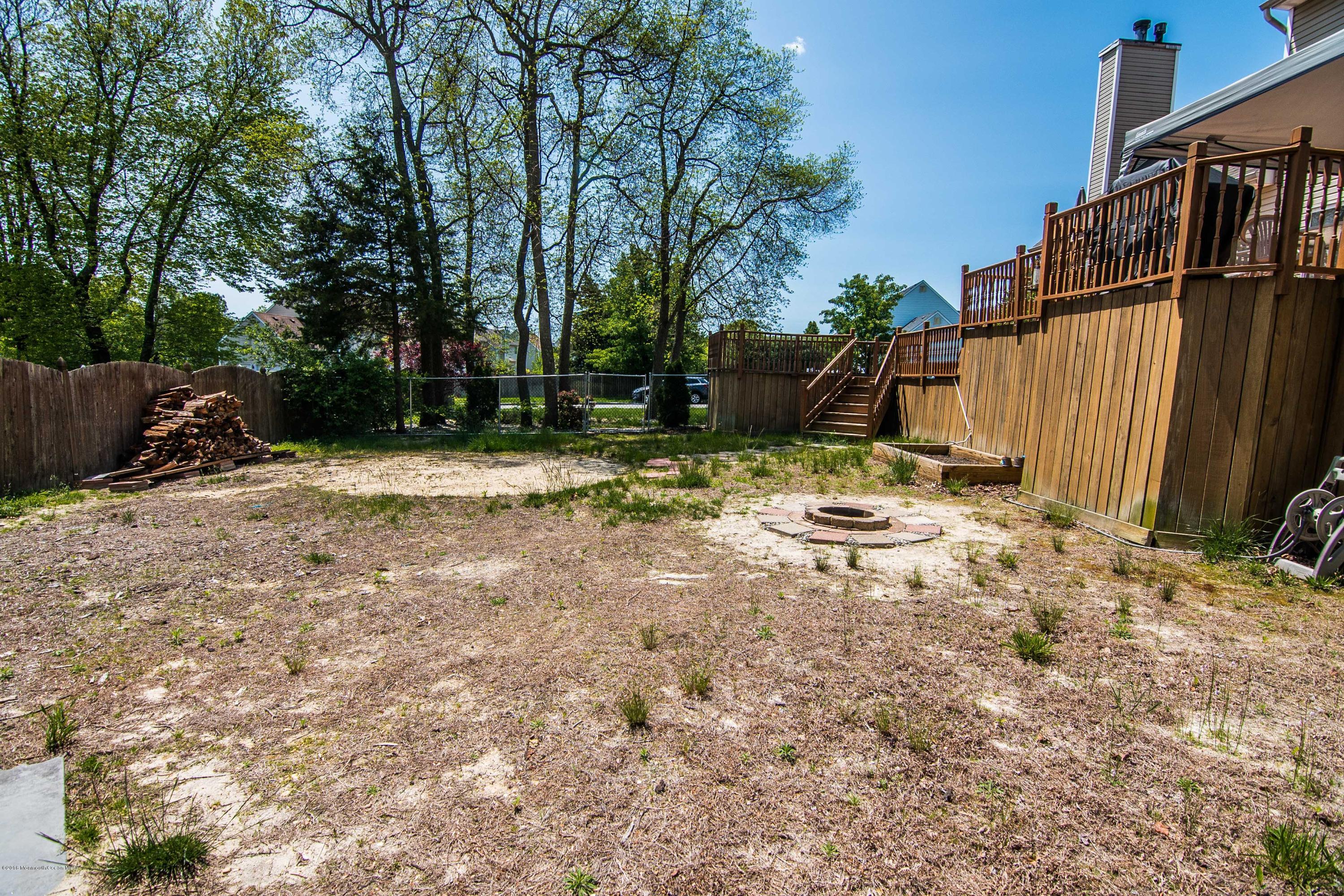 111 Valley Road Jackson, NJ 08527 - Photo 23 of 40 Yard