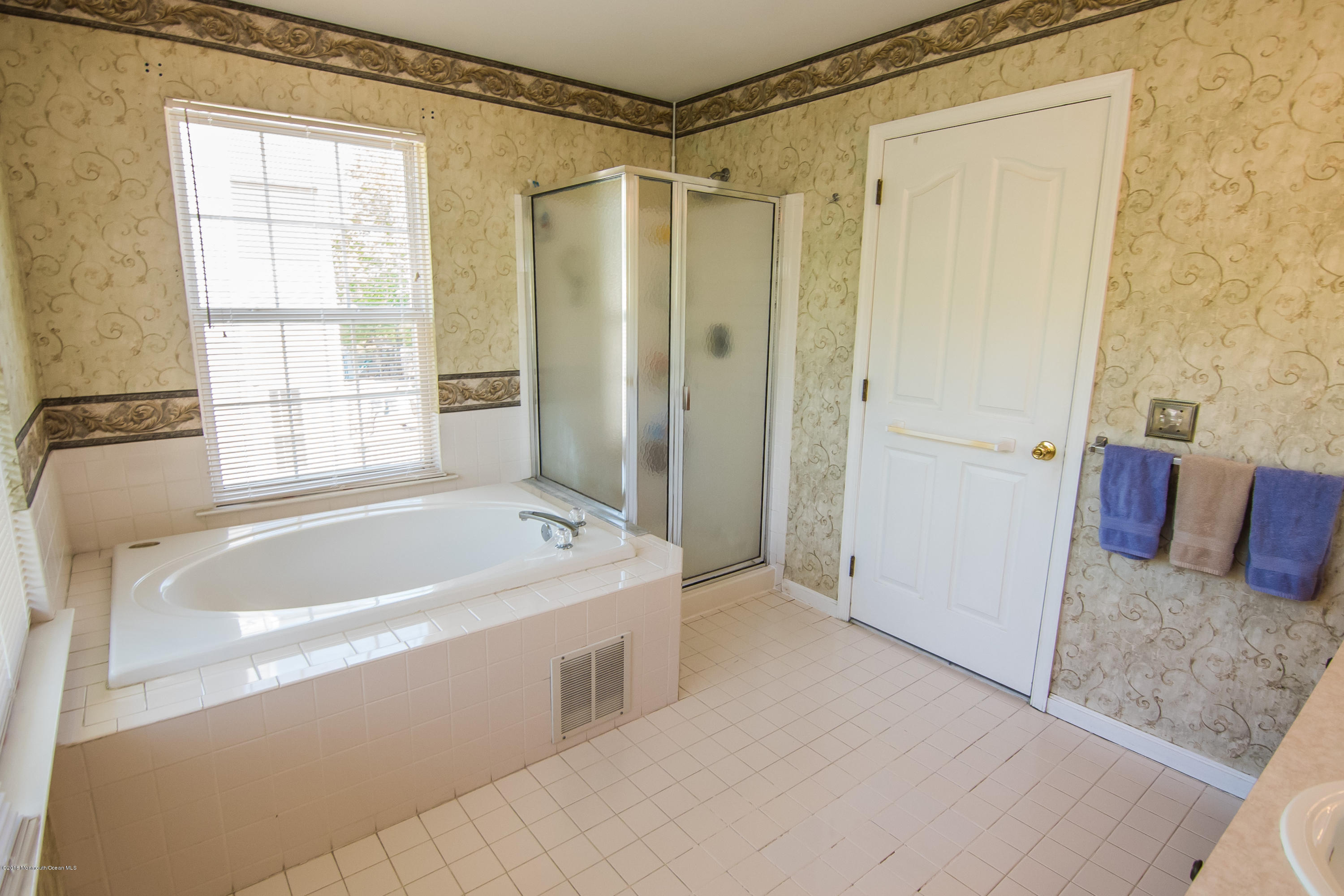 111 Valley Road Jackson, NJ 08527 - Photo 28 of 40 Master Bath