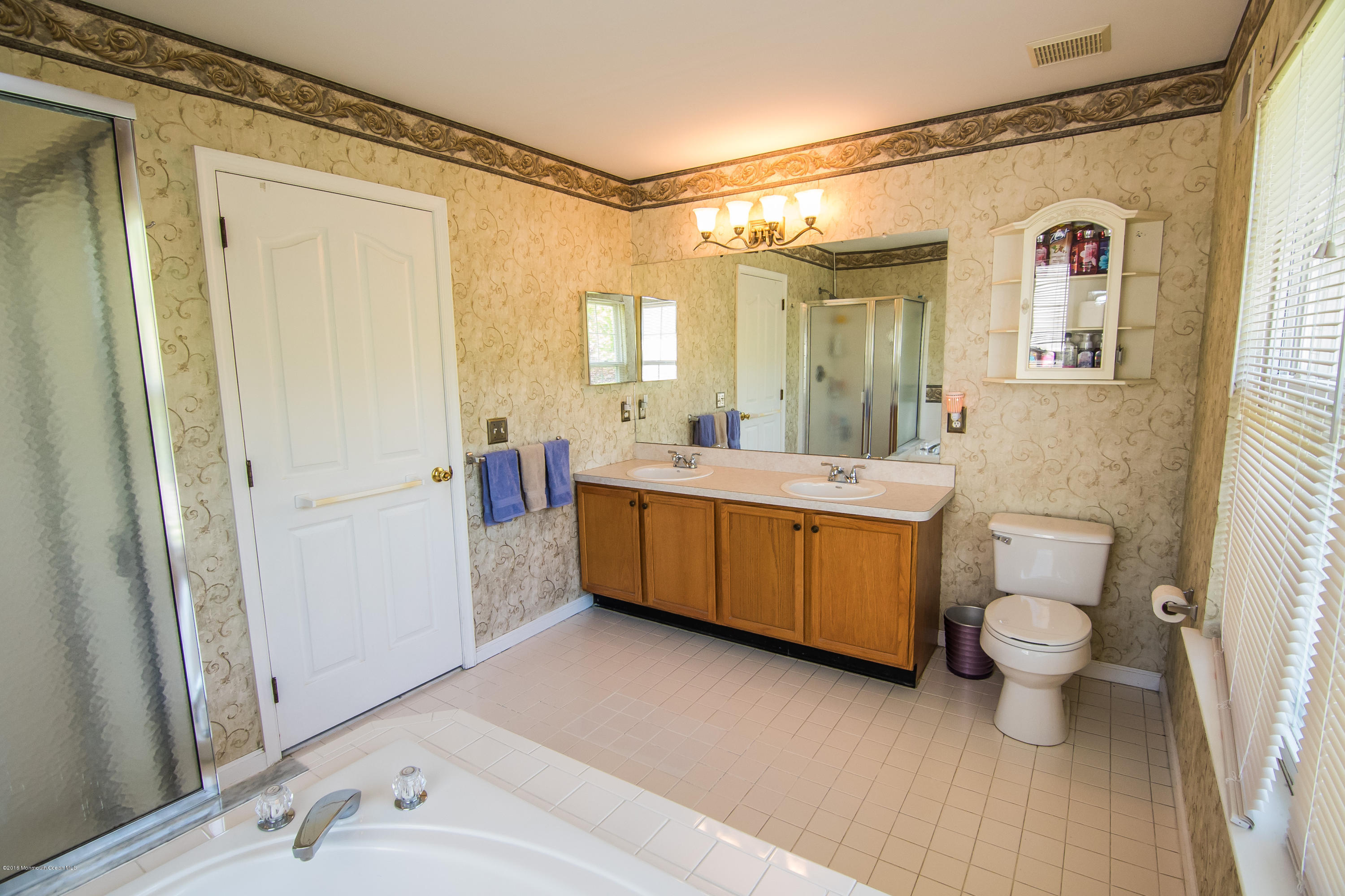 111 Valley Road Jackson, NJ 08527 - Photo 29 of 40 Master Bath2