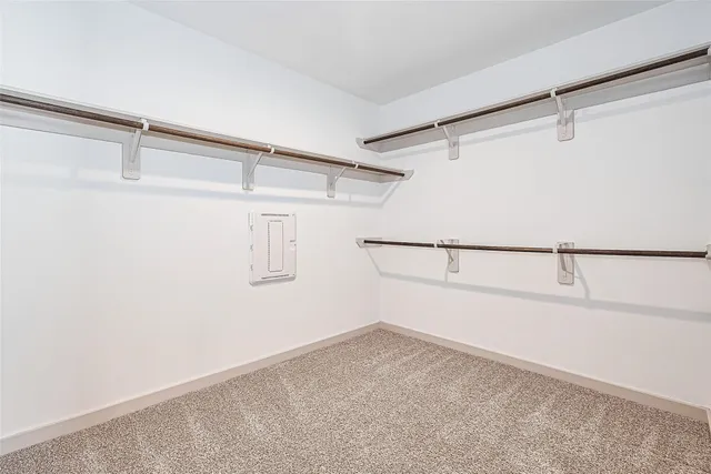 a view of a back yard