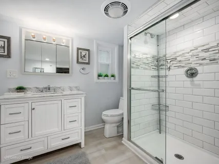 $775,000 | 2500 West Farwell Avenue, Chicago, IL 60645