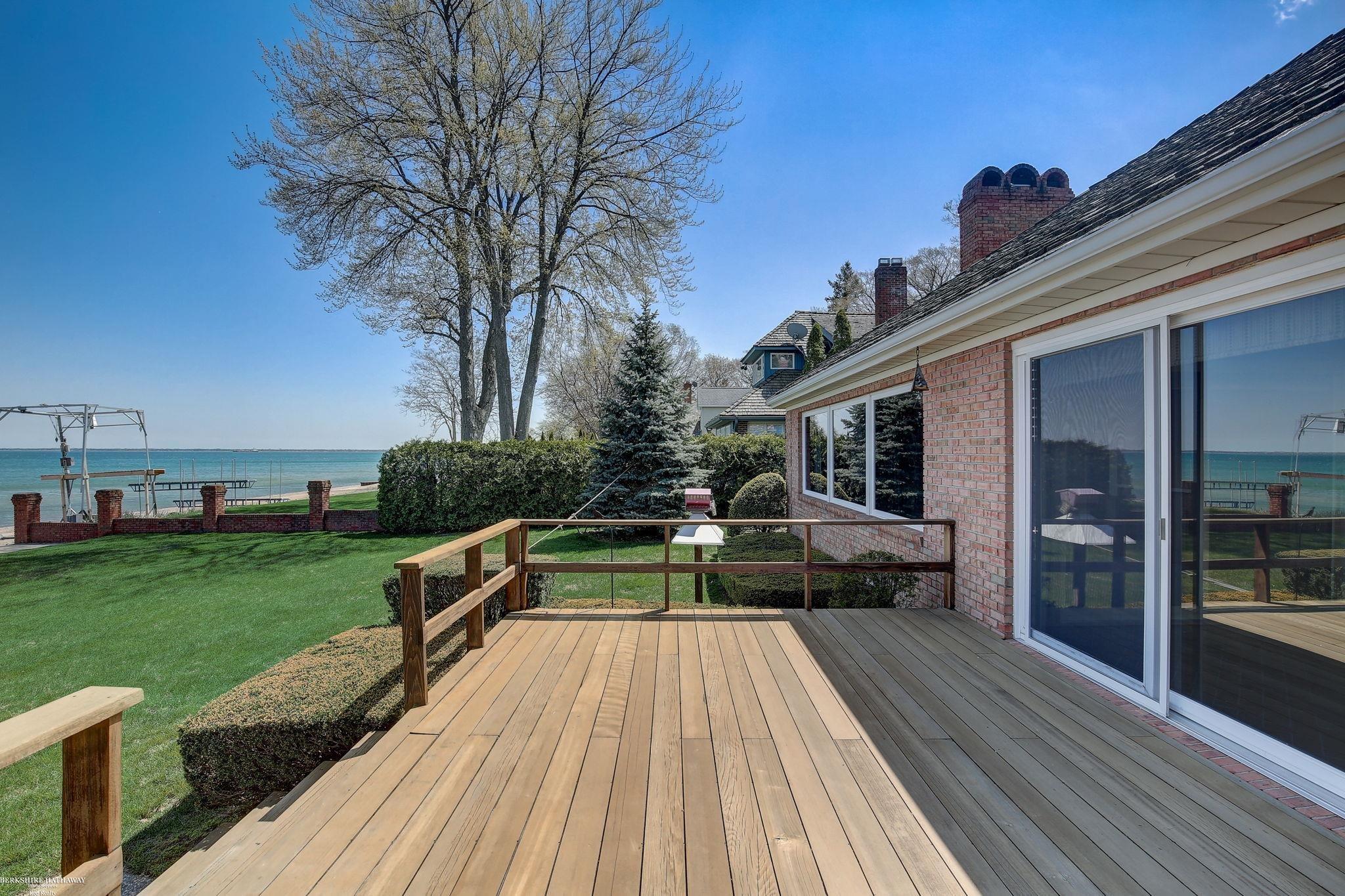 4880 Lakeshore Road Fort Gratiot, MI 48059 - Photo 40 of 69 50142242-bef1dd75-2de9-40f4-8fa6-ea55797e07f6.JPG