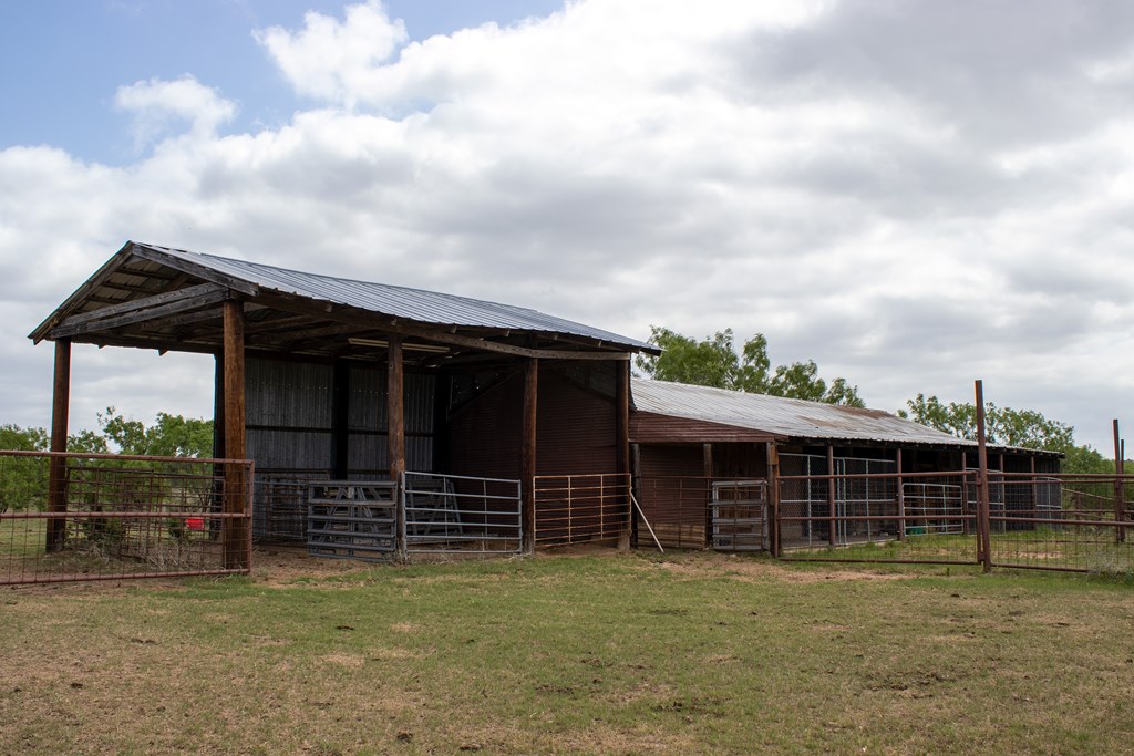 7785 Ranch Road 2241 Bluffton, TX 78607 - Photo 5 of 47 Gallery Image 5