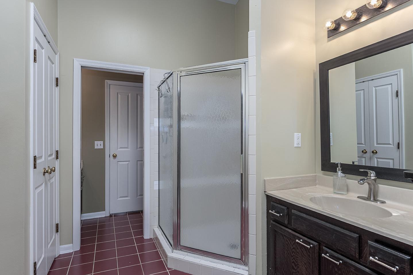 5325 Boomer Road Cincinnati, OH 45247 - Photo 30 of 46 Gallery Image 30