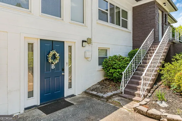 $3,200 | 2100 Cascade Road, Atlanta, GA 30311