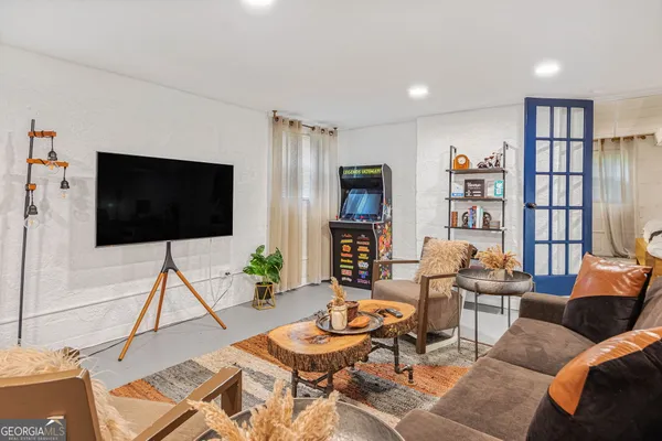 $3,200 | 2100 Cascade Road, Atlanta, GA 30311