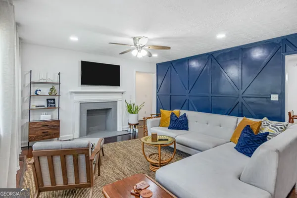 $3,200 | 2100 Cascade Road, Atlanta, GA 30311